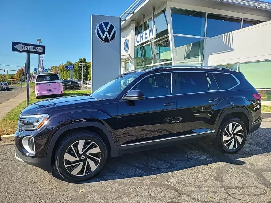 2024 Volkswagen Atlas SEL photo 1
