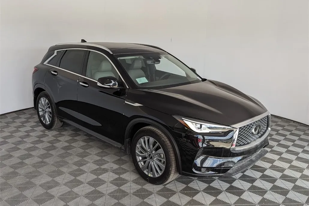 2024 Infiniti QX50 Luxe photo 1
