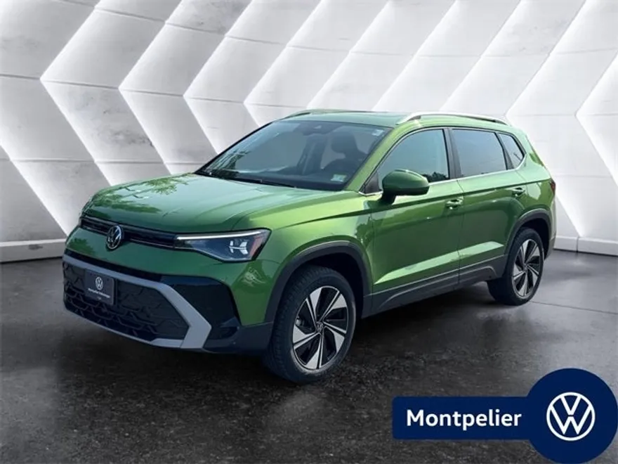 2025 Volkswagen Taos SE photo 1