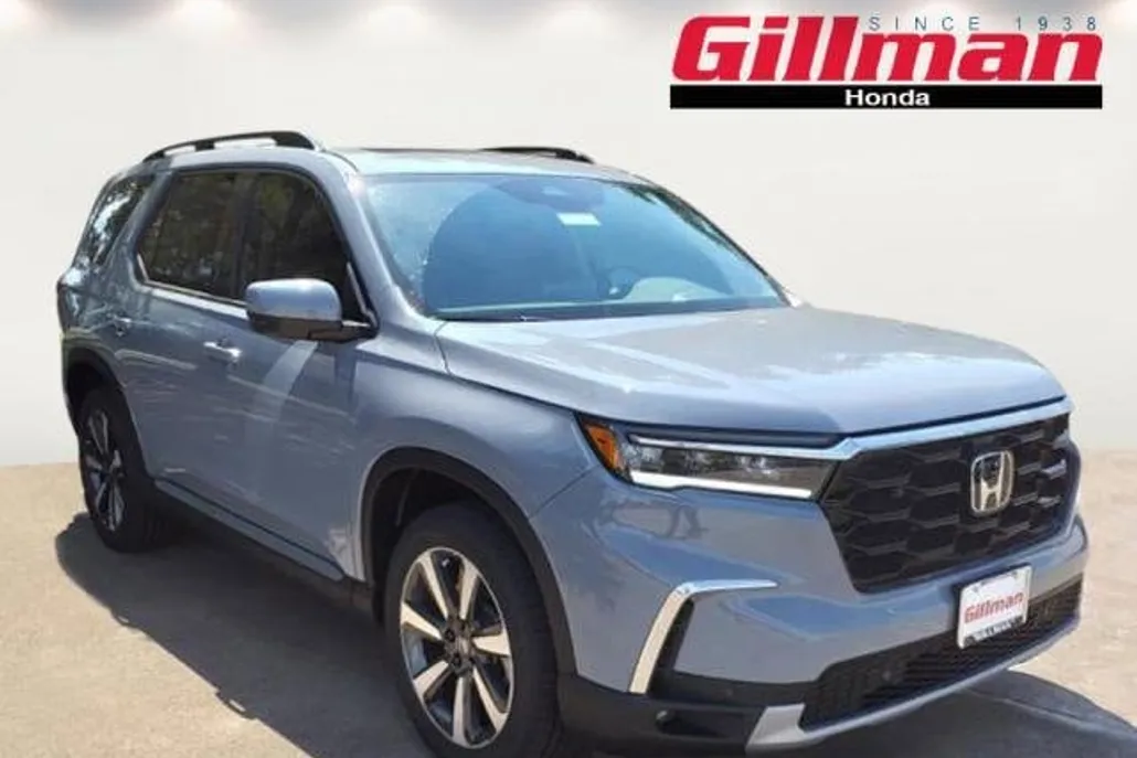 2025 Honda Pilot Touring photo 1