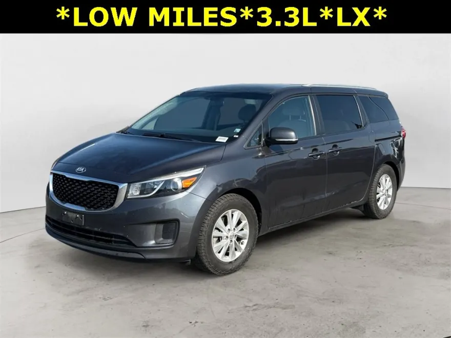 2016 Kia Sedona LX photo 1