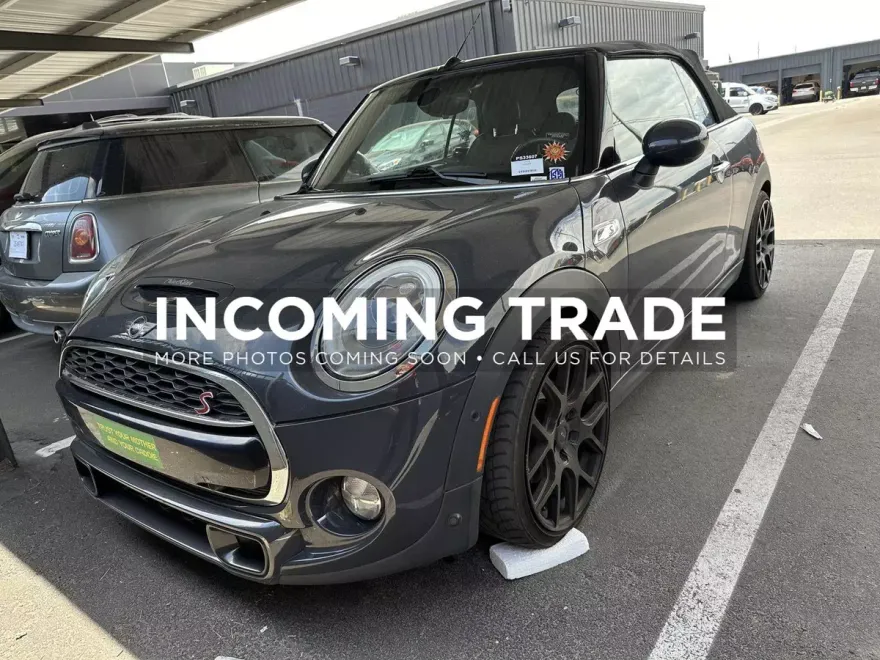 2018 Mini Cooper Convertible S photo 1