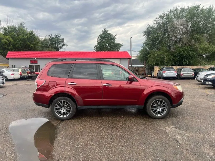 2010 Subaru Forester 2.5X Limited photo 1