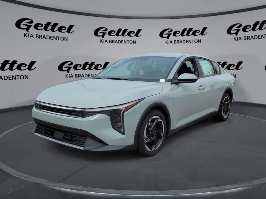 2025 Kia K4 EX photo 1