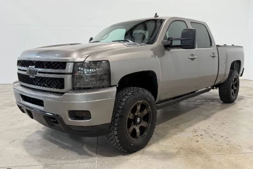 2013 Chevrolet Silverado 2500HD LT photo 1