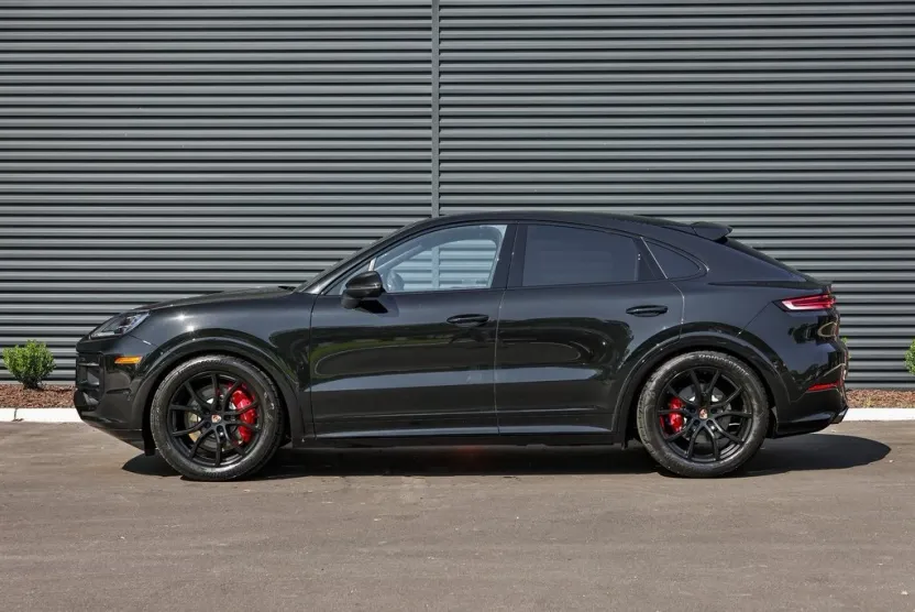 2026 Porsche Cayenne Coupe Base photo 1