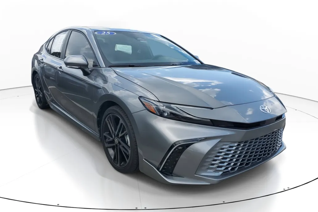 2025 Toyota Camry XSE photo 1