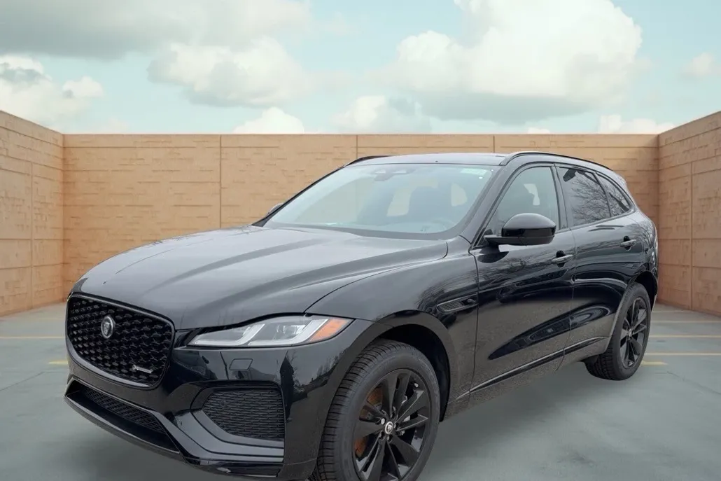 2025 Jaguar F-PACE P250 R-Dynamic S photo 1