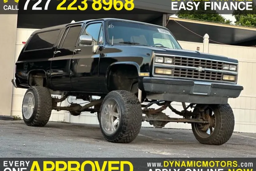 1989 Chevrolet Suburban 1500 photo 1