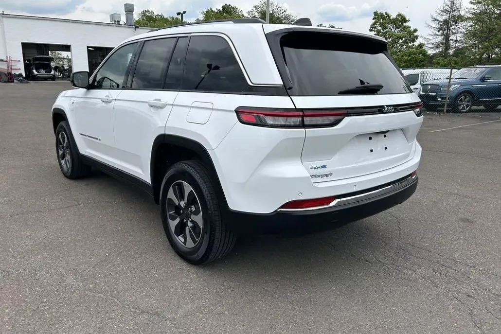 2023 Jeep Grand Cherokee 4xe Base photo 1