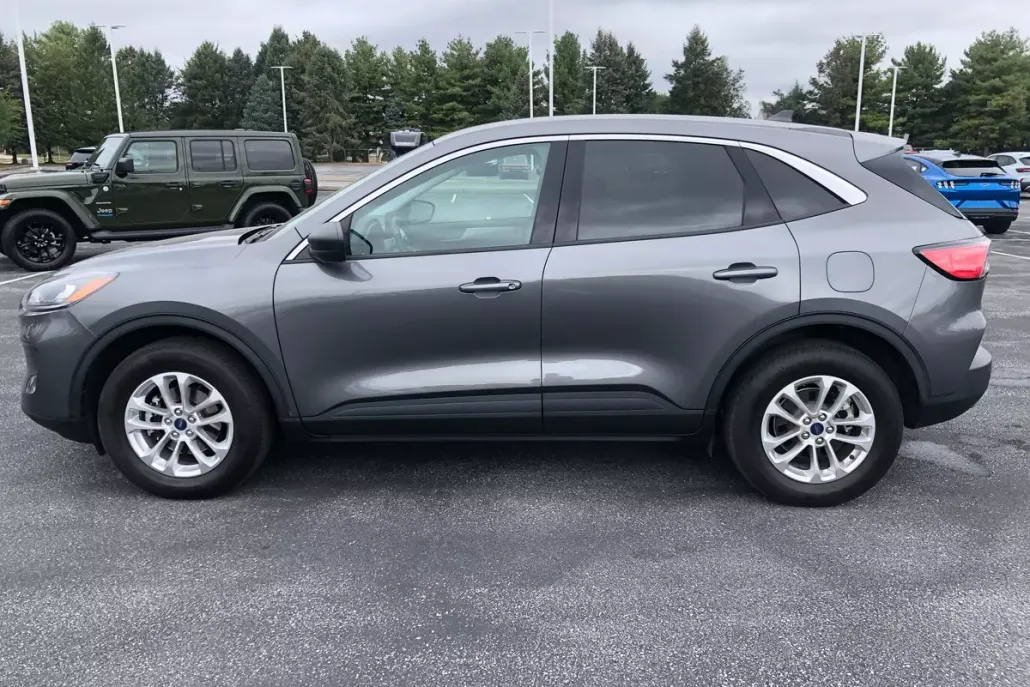 2022 Ford Escape SE photo 1