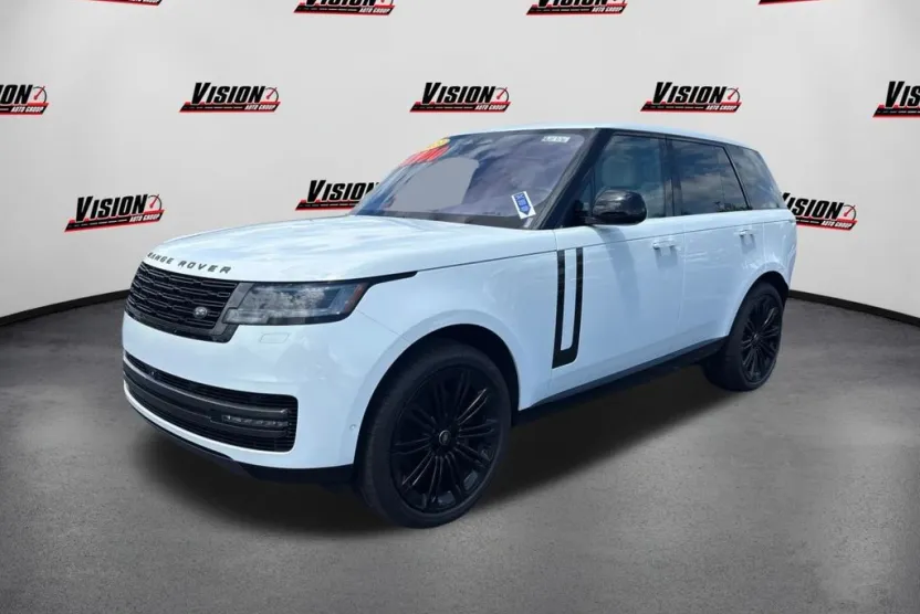 2023 Land Rover Range Rover SE photo 1