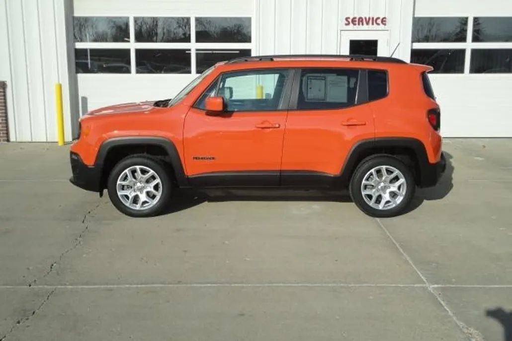 2016 Jeep Renegade Latitude photo 1