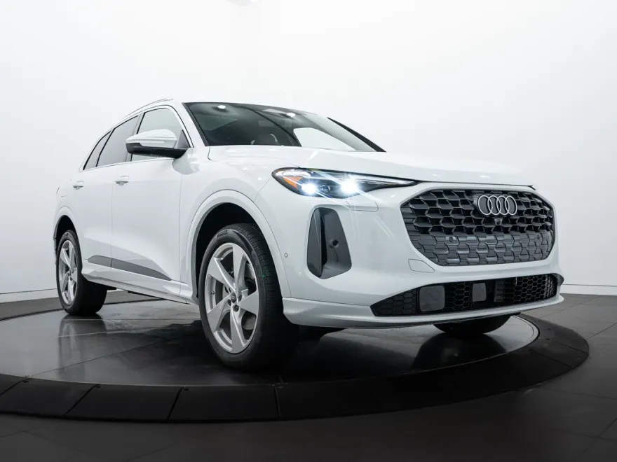 2025 Audi Q5 Premium Plus photo 1