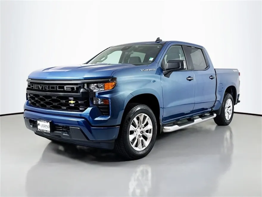 2024 Chevrolet Silverado 1500 Custom photo 1