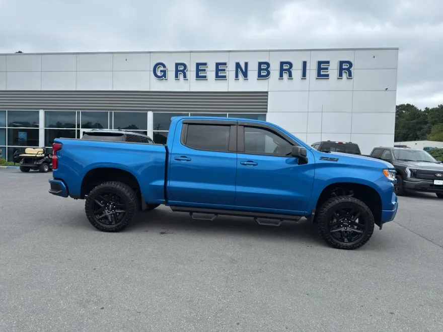 2023 Chevrolet Silverado RST photo 1