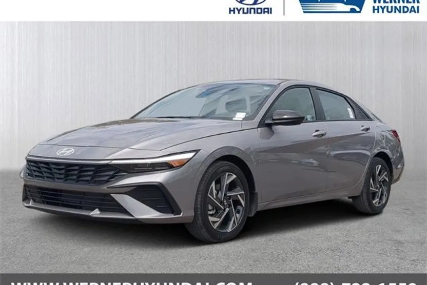 2025 Hyundai Elantra SEL Sport photo 1