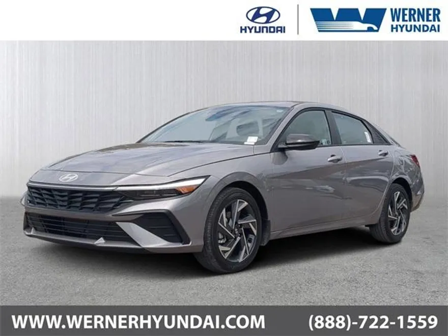2025 Hyundai Elantra SEL Sport photo 1