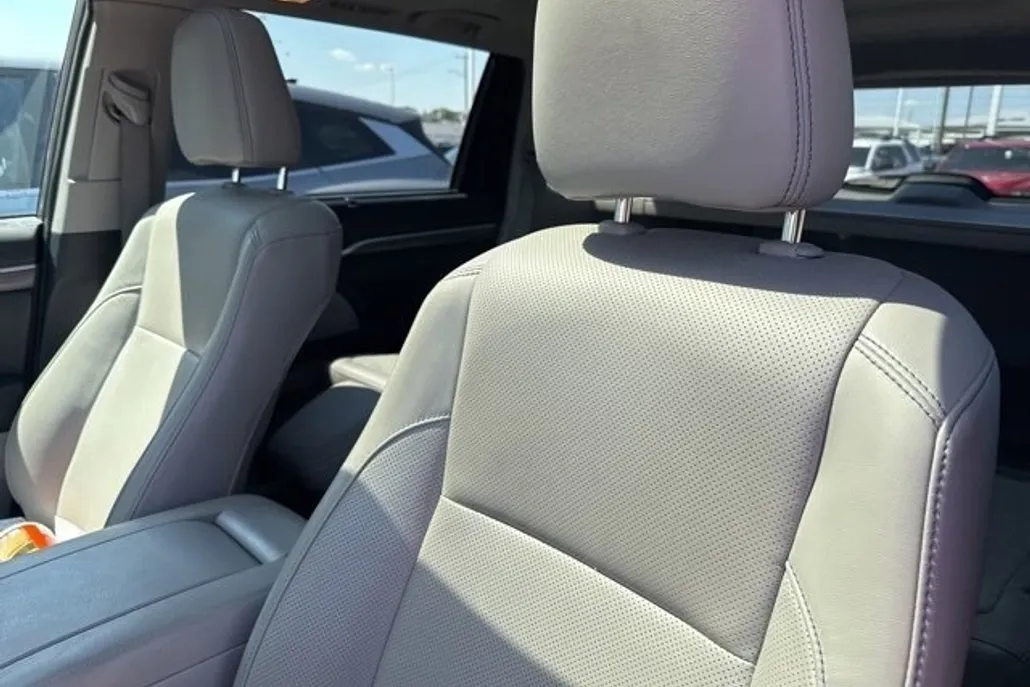 2019 Toyota Highlander Limited photo 1