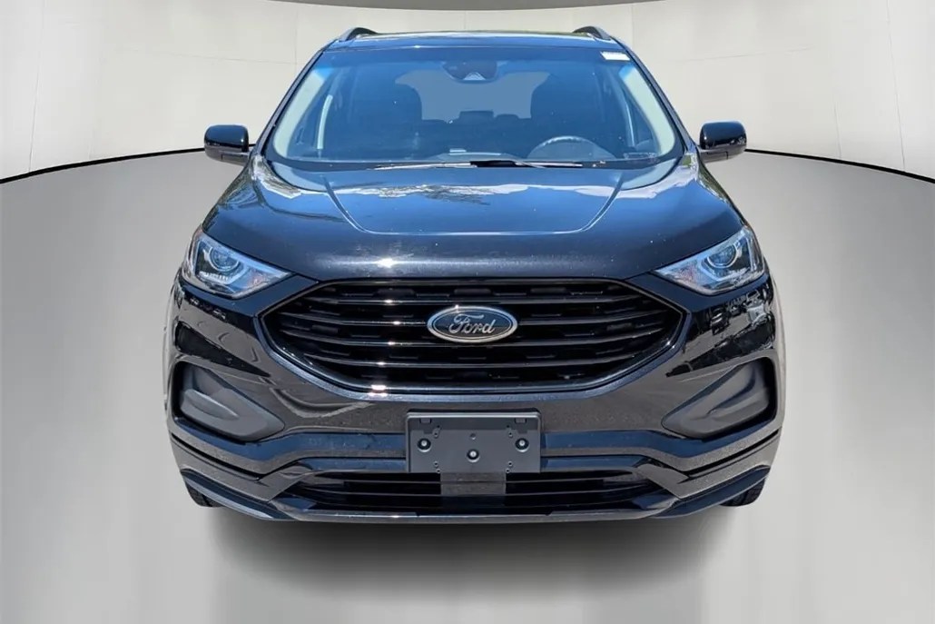 2022 Ford Edge SE photo 1