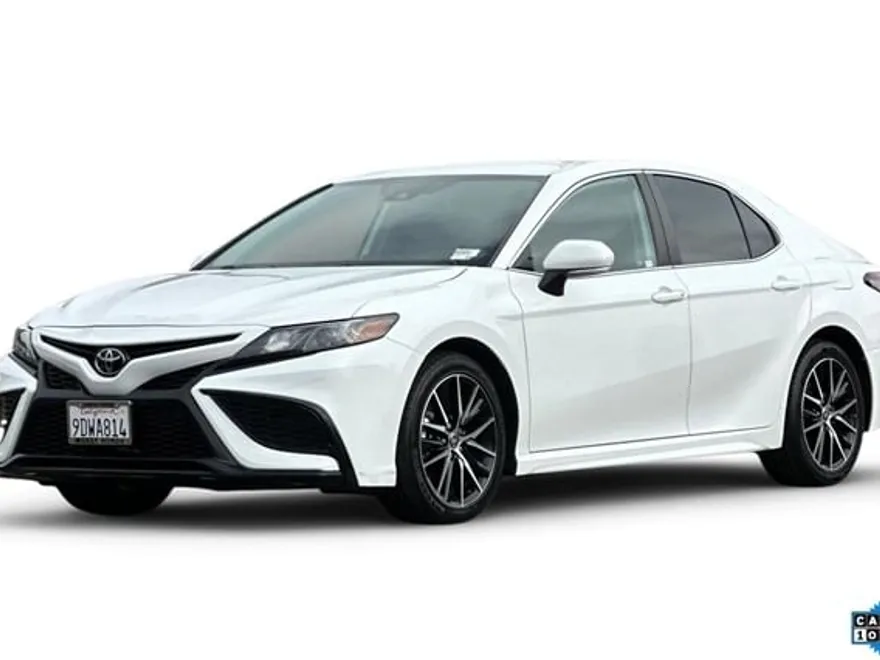 2023 Toyota Camry SE photo 1