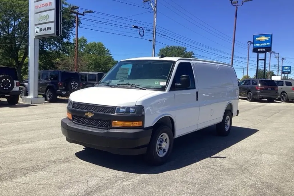 2025 Chevrolet Express 2500 Work Van photo 1