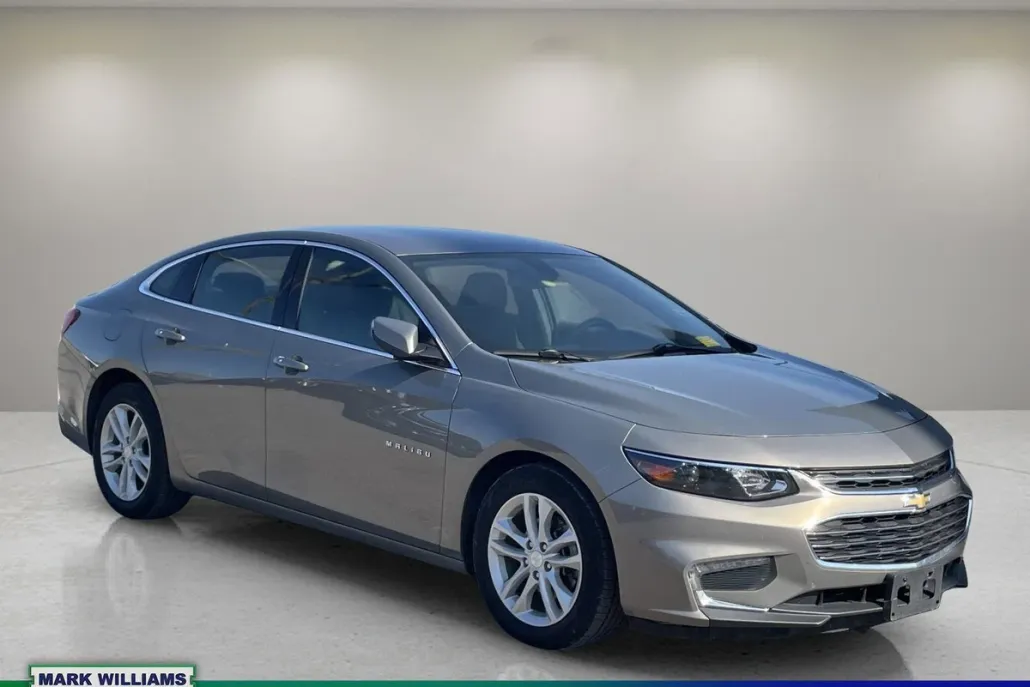 2018 Chevrolet Malibu 1LT photo 1