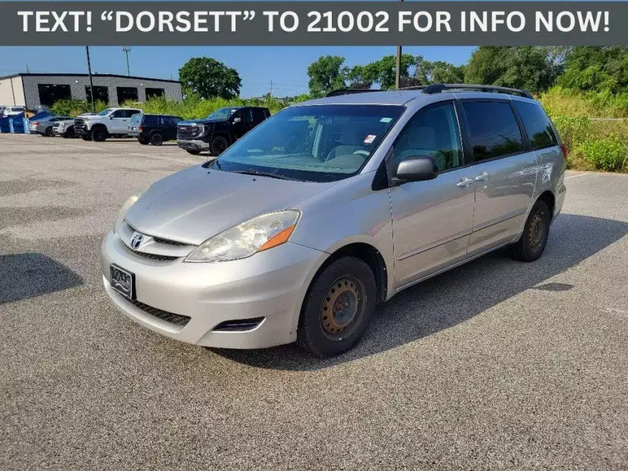 2007 Toyota Sienna LE photo 1