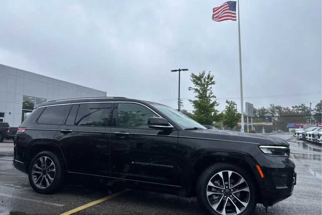 2022 Jeep Grand Cherokee Overland photo 1