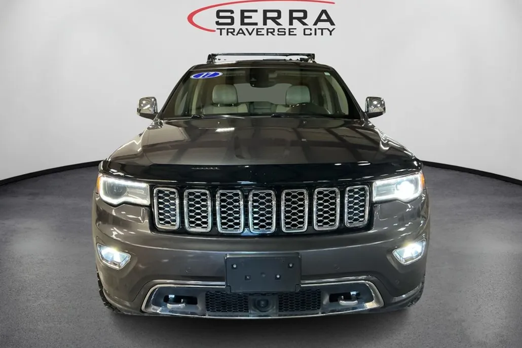 2017 Jeep Grand Cherokee Overland photo 1
