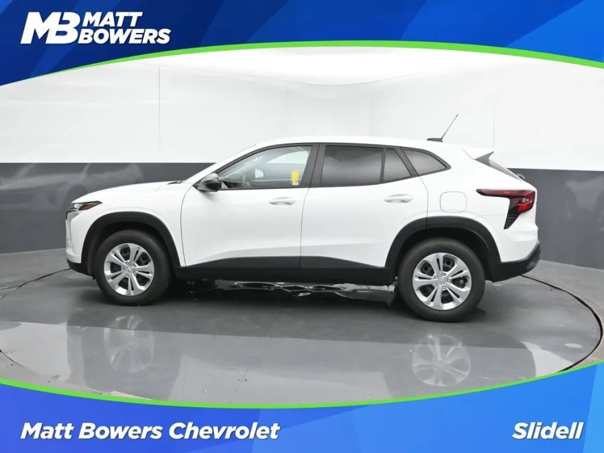 2025 Chevrolet Trax LS photo 1
