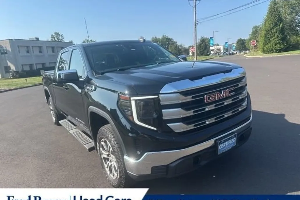 2022 Gmc Sierra 1500 SLE photo 1