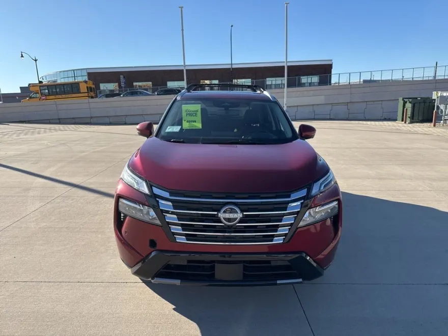 2026 Nissan Rogue Platinum photo 1