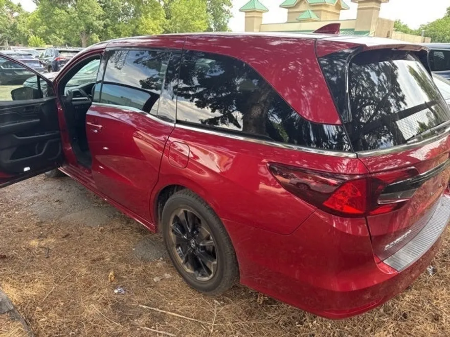 2023 Honda Odyssey Sport photo 1