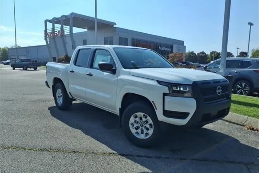 2026 Nissan Frontier Crew Cab S photo 1
