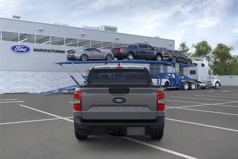 2025 Ford Maverick Lariat photo 1
