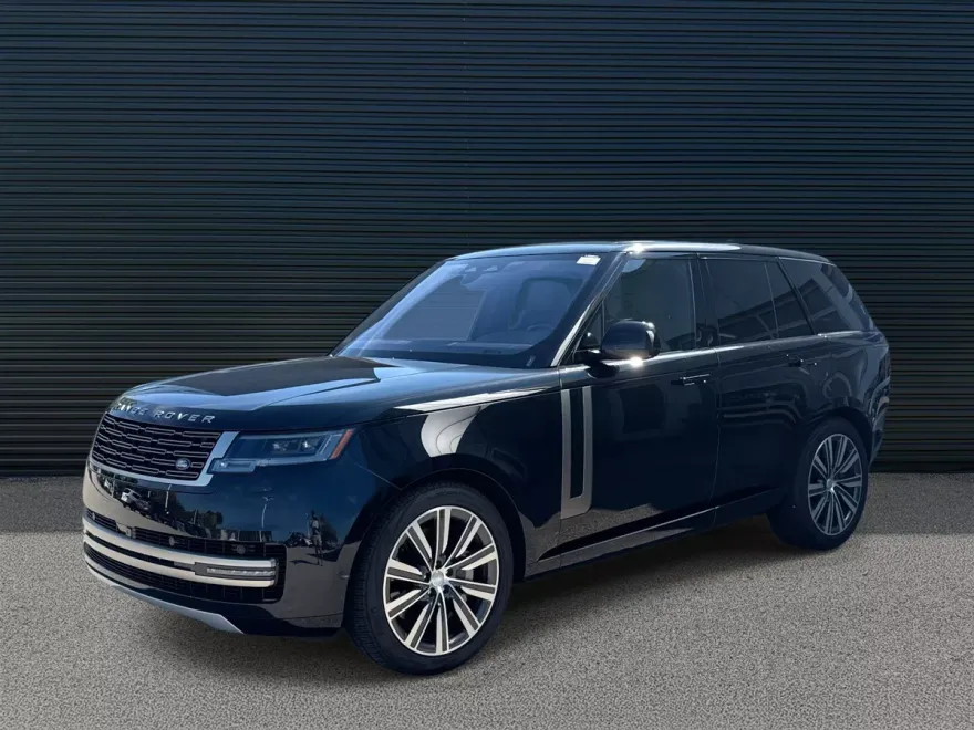 2023 Land Rover Range Rover SE photo 1