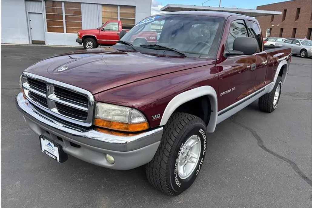 2000 Dodge Dakota Club Cab photo 1