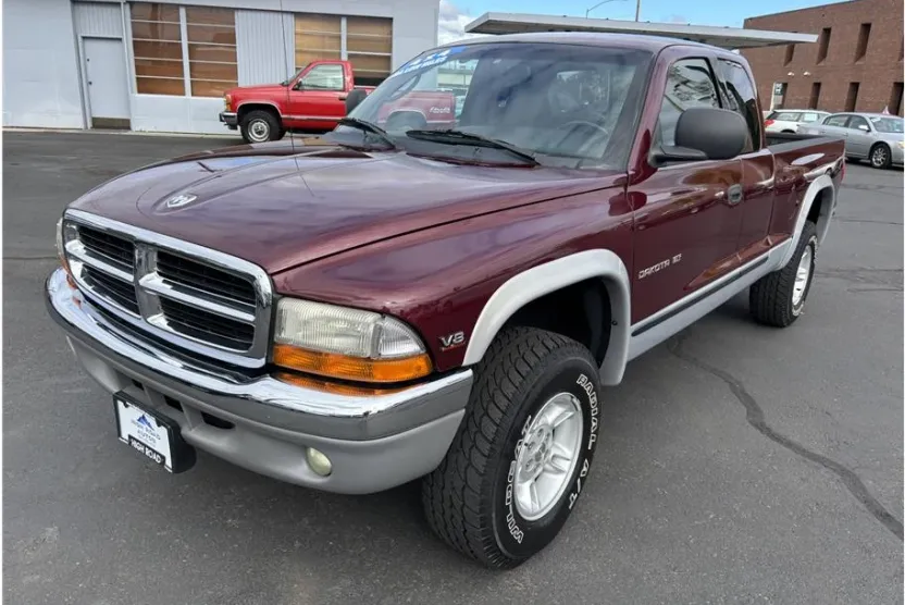 2000 Dodge Dakota Club Cab photo 1