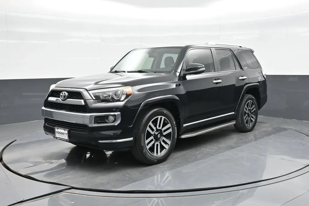 2016 Toyota 4Runner Limited photo 1