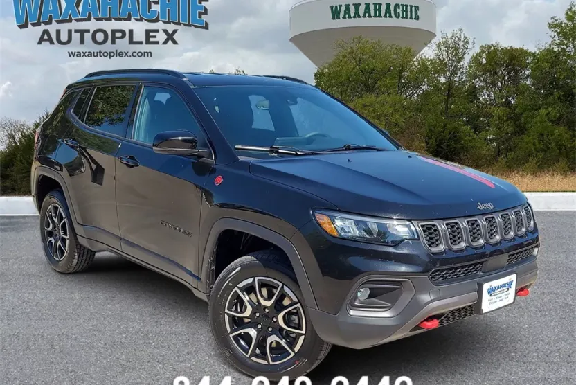 2024 Jeep Compass Trailhawk photo 1