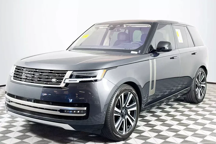 2023 Land Rover Range Rover SE photo 1