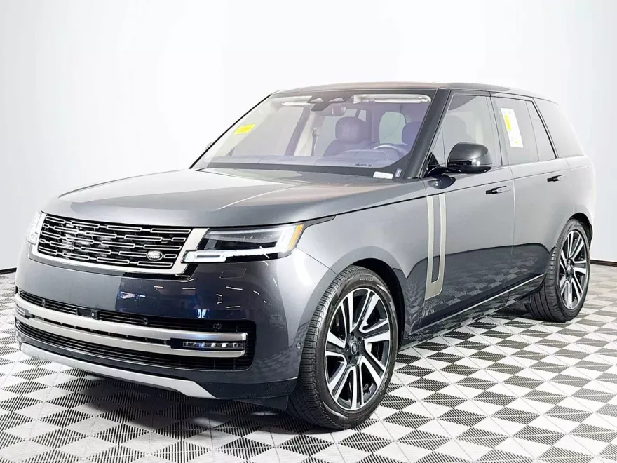 2023 Land Rover Range Rover SE photo 1