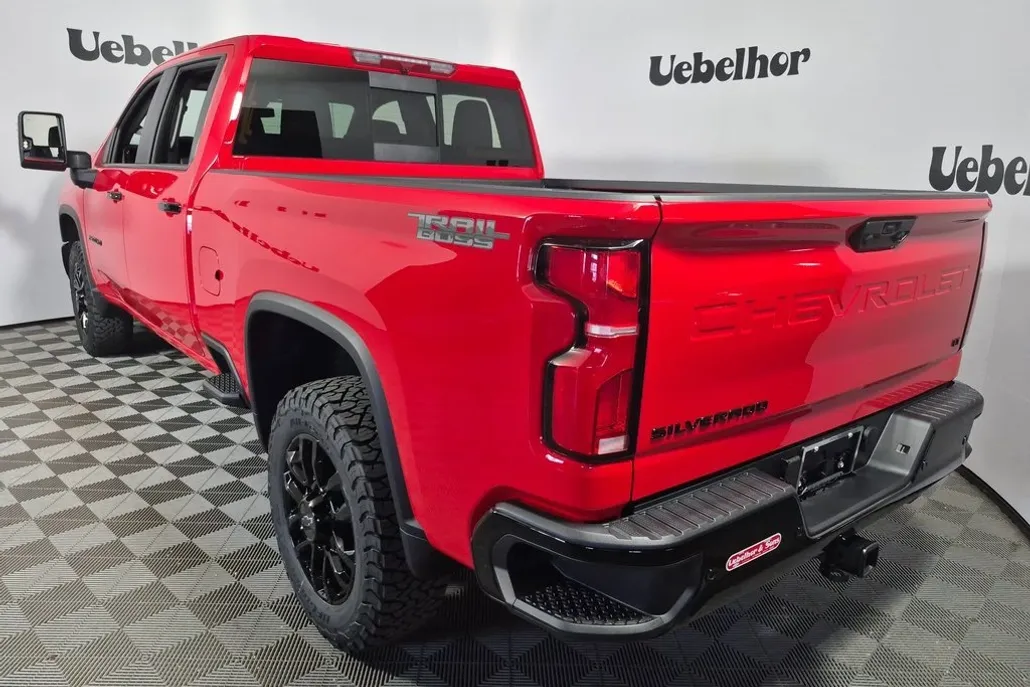 2026 Chevrolet Silverado 2500HD LT photo 1
