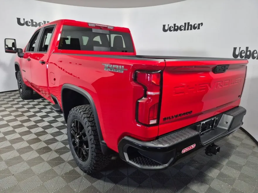 2026 Chevrolet Silverado 2500HD LT photo 1