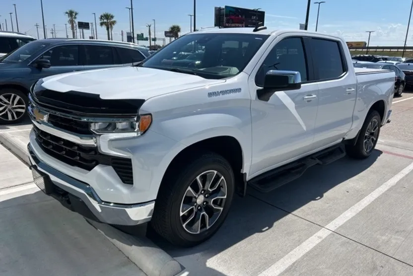 2023 Chevrolet Silverado 1500 LT photo 1
