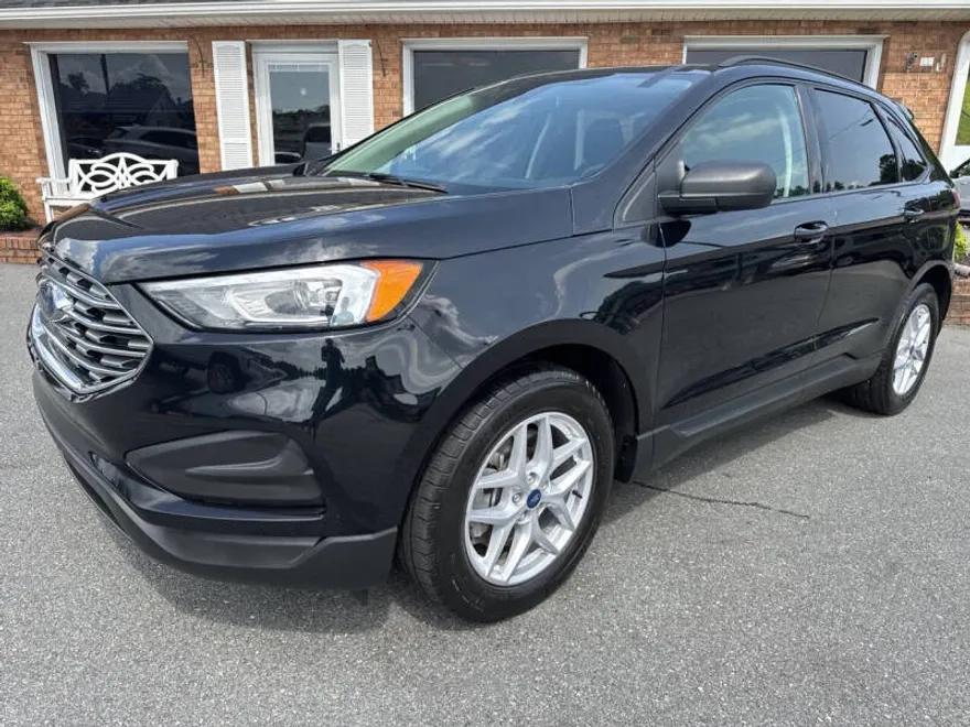 2021 Ford Edge SE photo 1