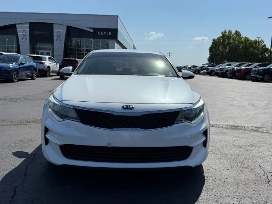 2018 Kia Optima LX photo 1