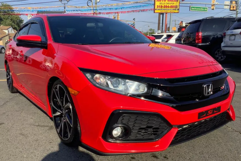 2018 Honda Civic Si photo 1