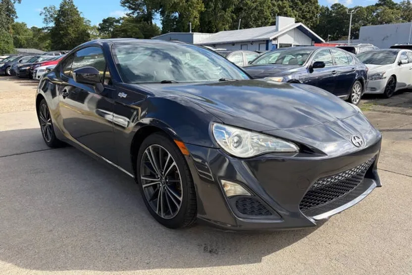 2013 Scion FR-S photo 1